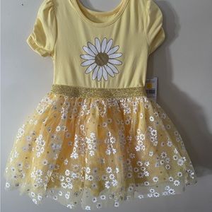 Size 4 Yellow and cute